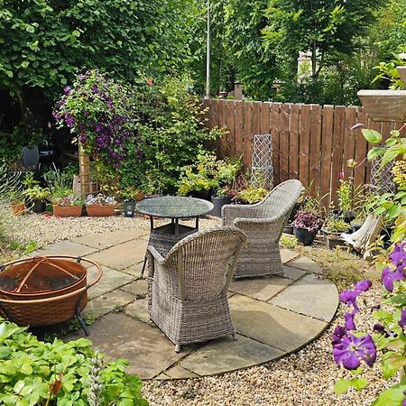 Beautiful Self Contained Apartment With Garden Glasgow Bagian luar foto